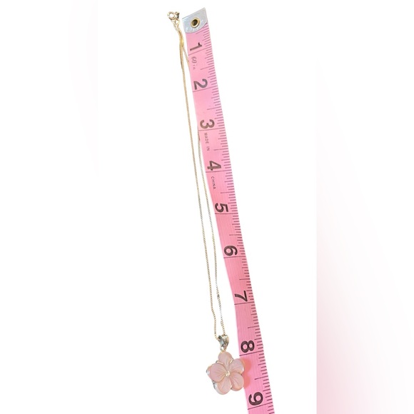 Mother Of Pearl Flower Pendant Diamond Center with 925 Sterling Silver Chain - Picture 5 of 6